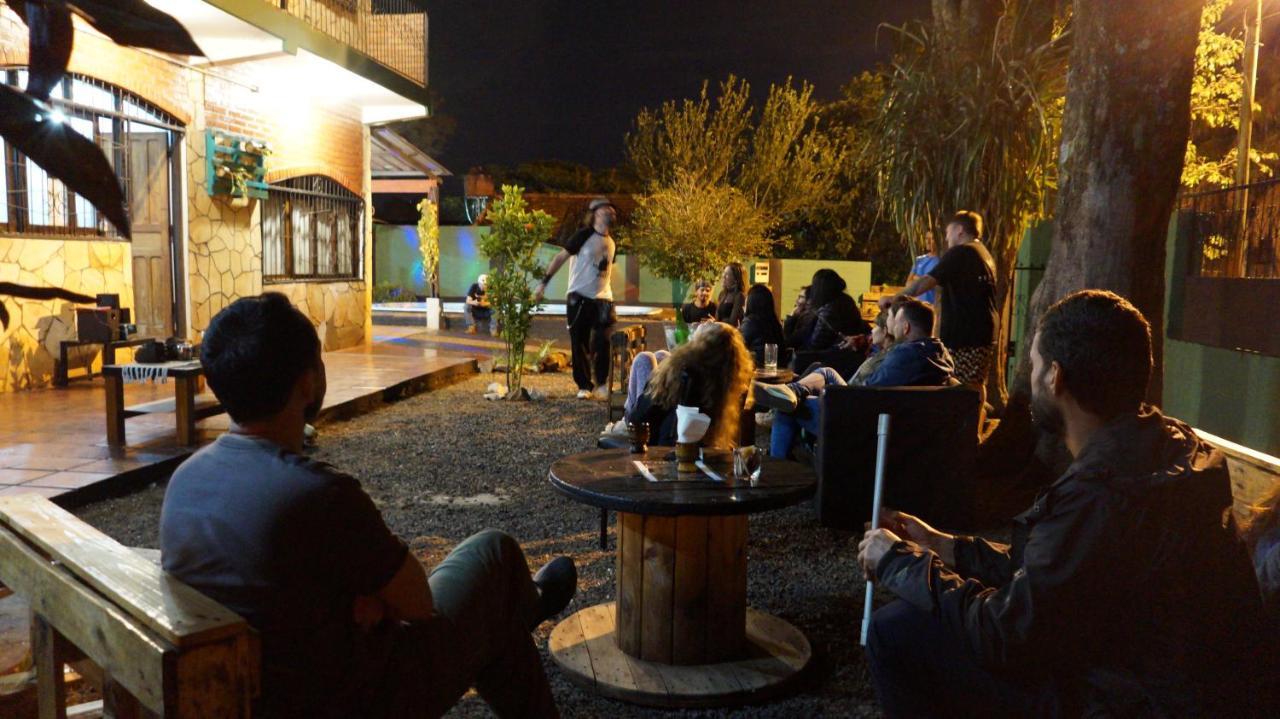 Eco Hostel Iguazu ปูแอร์โตอีกวาซู ภายนอก รูปภาพ