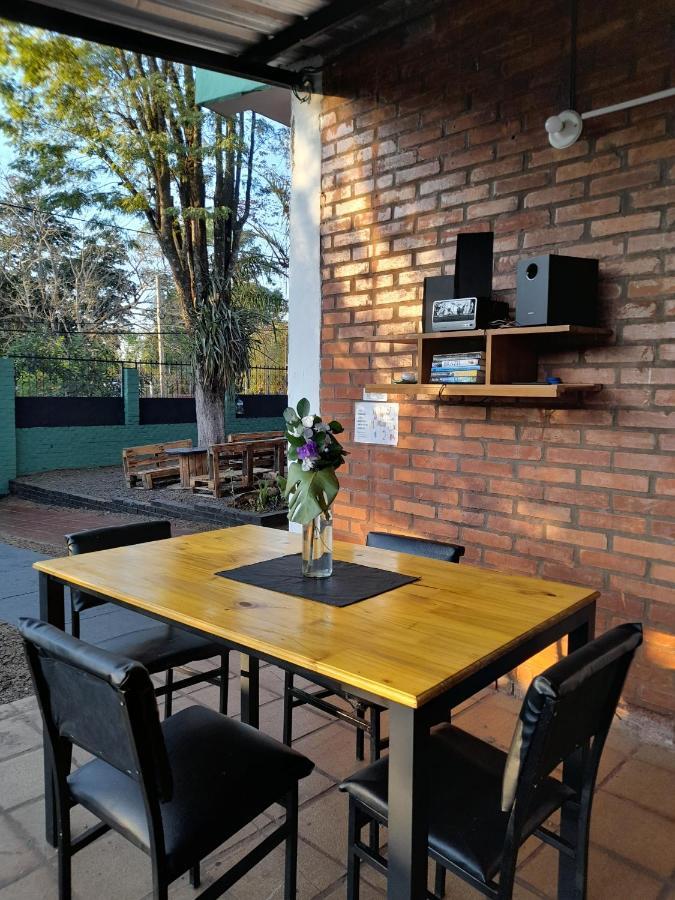 Eco Hostel Iguazu ปูแอร์โตอีกวาซู ภายนอก รูปภาพ