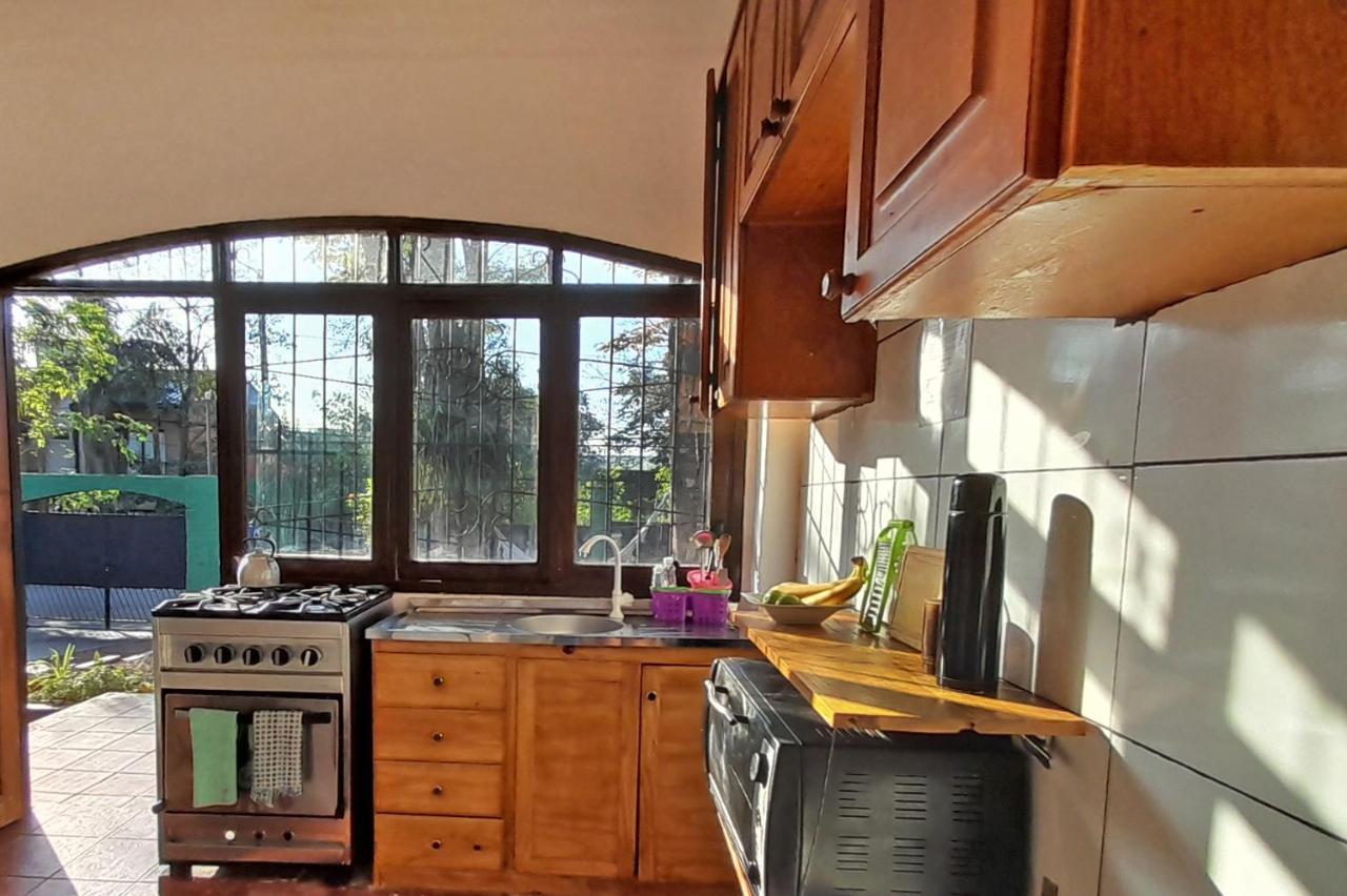 Eco Hostel Iguazu ปูแอร์โตอีกวาซู ภายนอก รูปภาพ