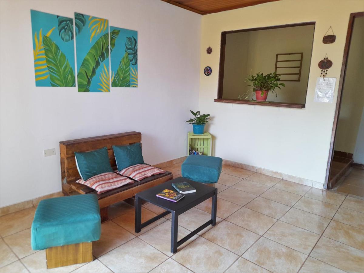 Eco Hostel Iguazu ปูแอร์โตอีกวาซู ภายนอก รูปภาพ