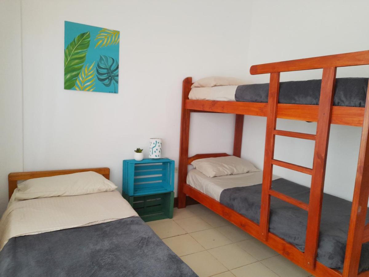 Eco Hostel Iguazu ปูแอร์โตอีกวาซู ภายนอก รูปภาพ