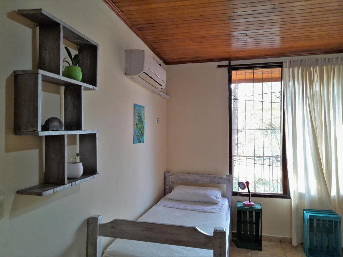 Eco Hostel Iguazu ปูแอร์โตอีกวาซู ภายนอก รูปภาพ