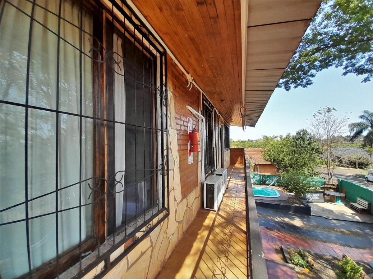 Eco Hostel Iguazu ปูแอร์โตอีกวาซู ภายนอก รูปภาพ