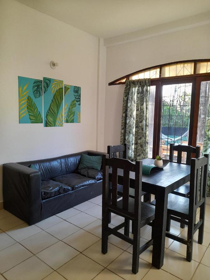 Eco Hostel Iguazu ปูแอร์โตอีกวาซู ภายนอก รูปภาพ