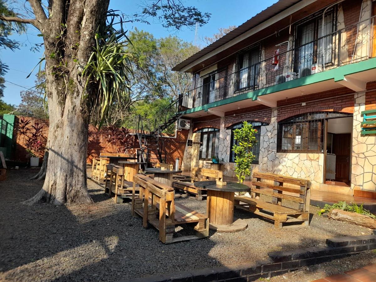 Eco Hostel Iguazu ปูแอร์โตอีกวาซู ภายนอก รูปภาพ